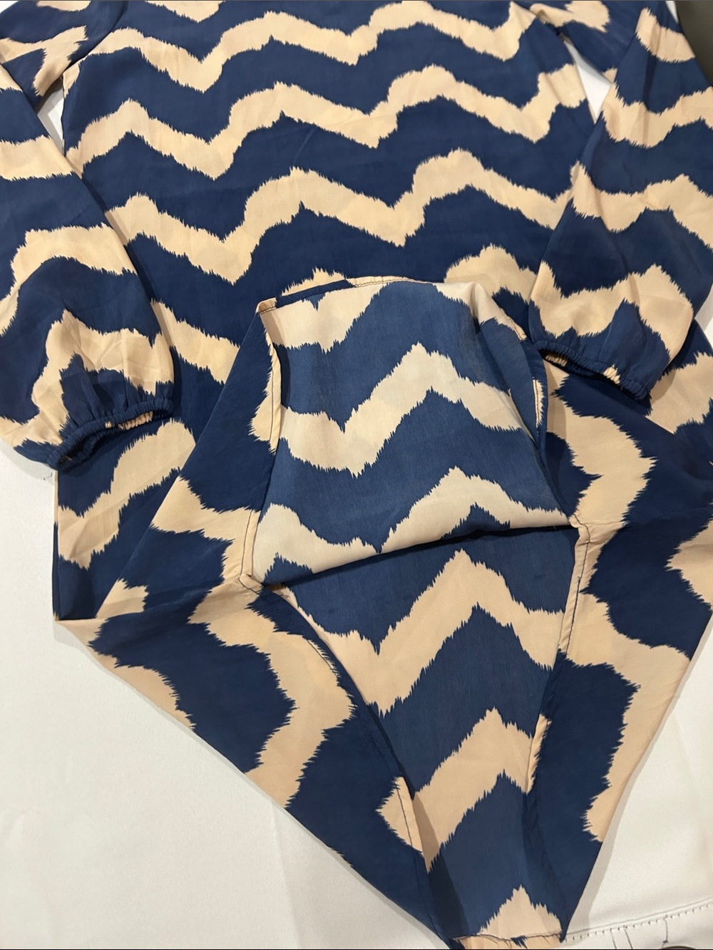 Charlotte Russe Chevron Print Long Sleeve Tunic Dress Navy & Cream Sz XS - Picture 4 of 6